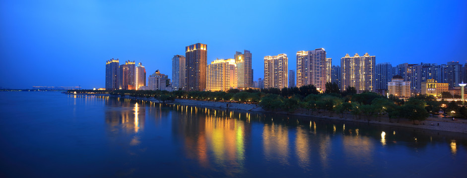 哈尔滨松花江夜景