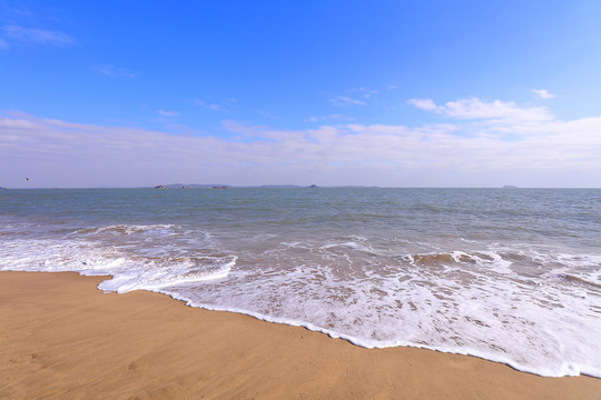 大海沙滩浪花