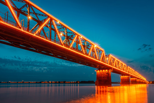 哈尔滨松花江铁路桥夜景