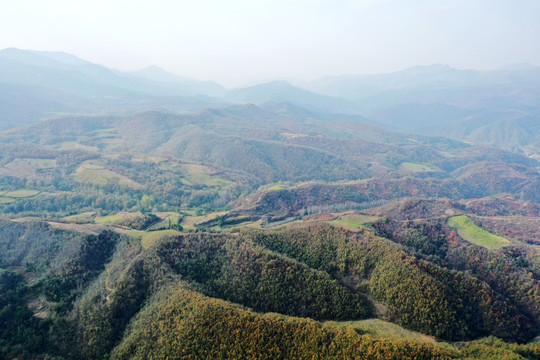 天空山峦