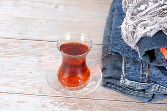 冬天的土耳其红茶和衣服