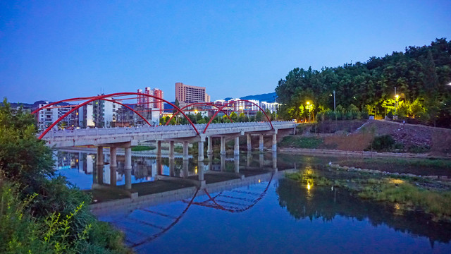 西关街大桥夜景