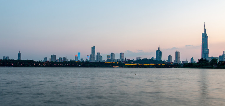 夏季玄武湖夜景