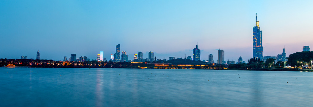 夏季玄武湖夜景