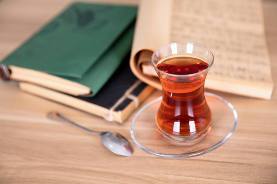 一杯土耳其红茶和几本书