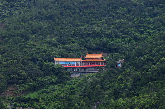 深山古寺