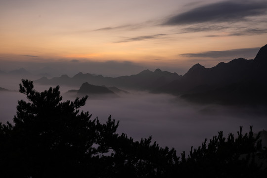 山间云海