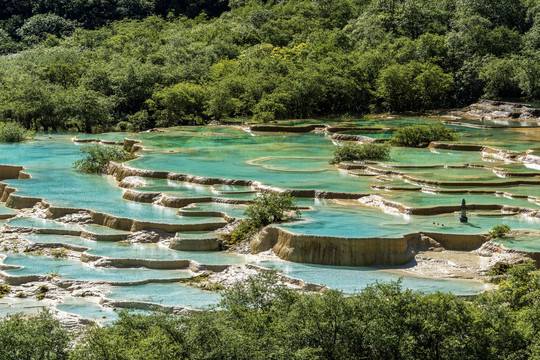 四川黄龙风景区夏天风光