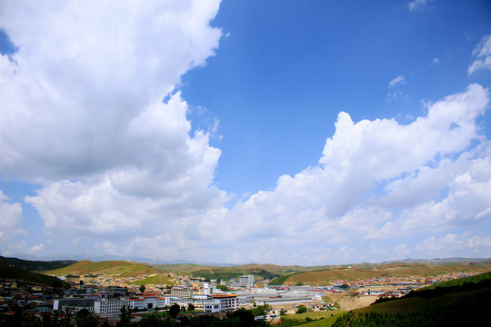 甘南州城市全景