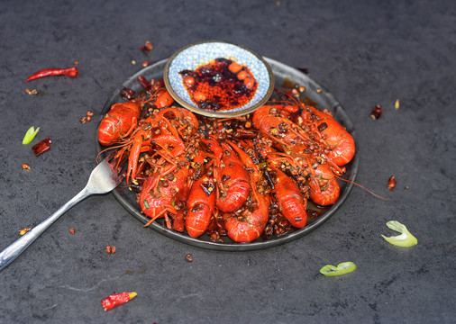 黑背景湘菜麻辣龙虾美食小吃