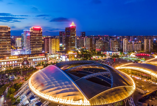 航拍江苏南通城市建筑天际线夜景