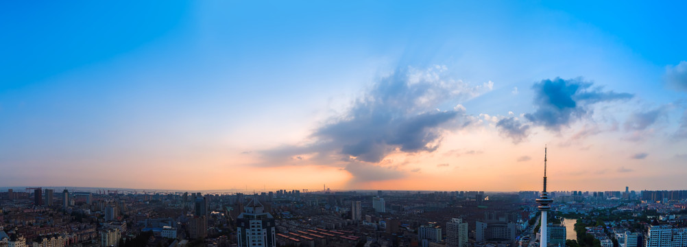 户外云景城市天际线