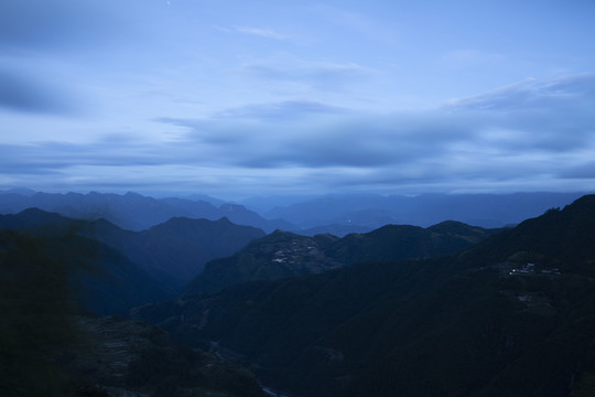 航拍高山云海丽水南尖岩