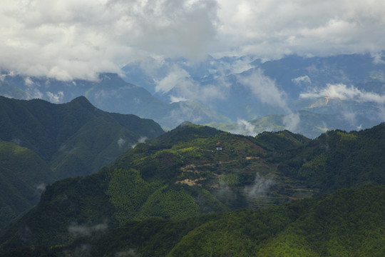 航拍高山云海丽水南尖岩