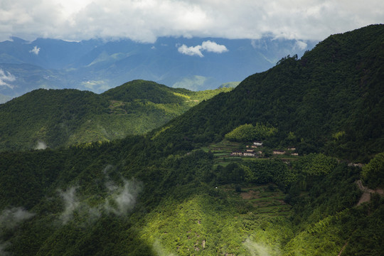 航拍高山云海丽水南尖岩