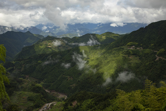 航拍高山云海丽水南尖岩