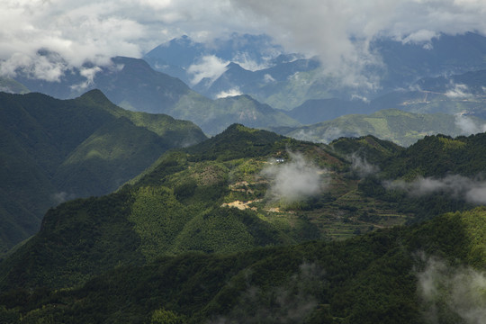 航拍高山云海丽水南尖岩