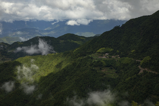 航拍高山云海丽水南尖岩