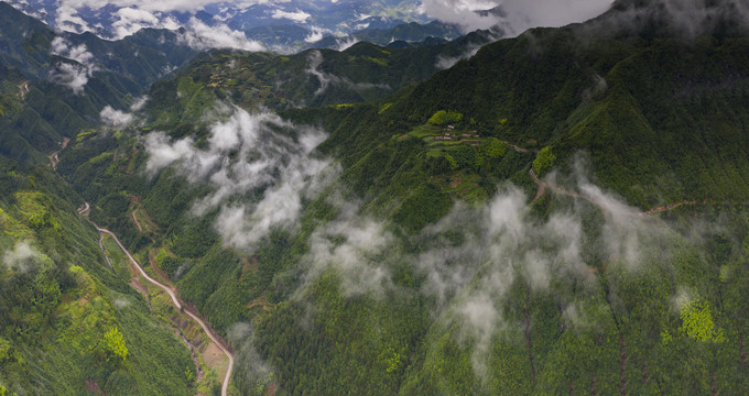 航拍高山云海丽水南尖岩