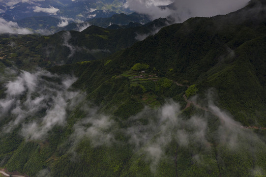 航拍高山云海丽水南尖岩