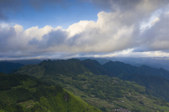 航拍高山云海大峡谷丽水神龙谷