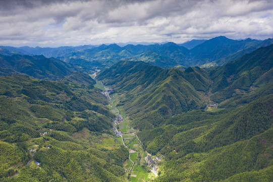 航拍高山云海大峡谷丽水神龙谷