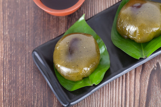 清明节食物艾草青团子特写