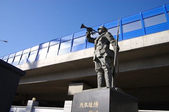 东北三省讲武堂旧址的雕塑