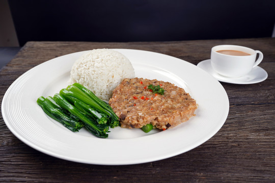 肉饼饭套餐