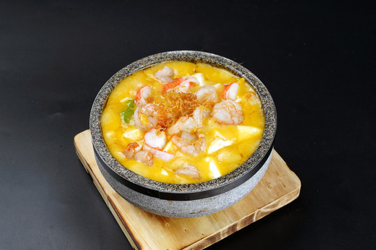 石锅虾仁豆腐煲