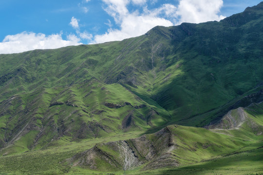 中国西藏青藏高原上的大山山体