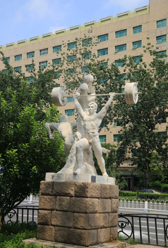 北京体育馆路运动员雕塑