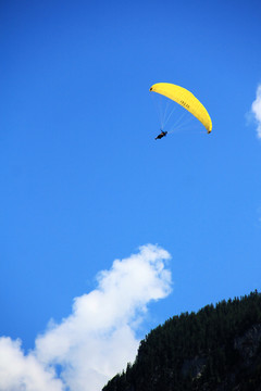 瑞士滑翔伞