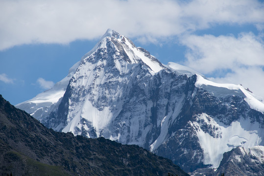 天山