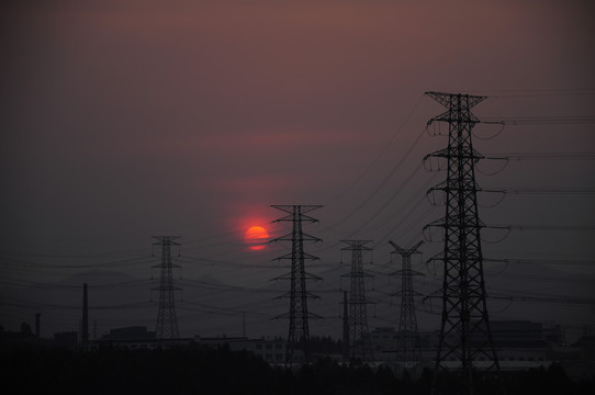 落日高压线