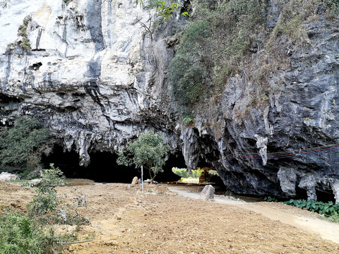 英西峰林溶洞