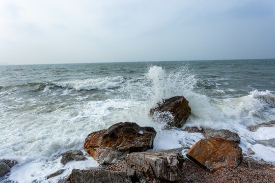 礁石海浪