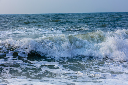 礁石海浪