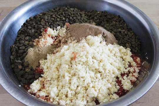 四川传统豆瓣制作过程调料