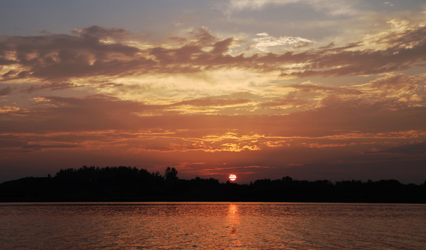 凤凰湖夕阳风光