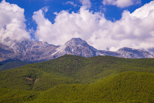 玉龙群山