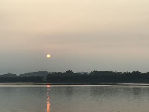 清远白鹤塘江边日出美景