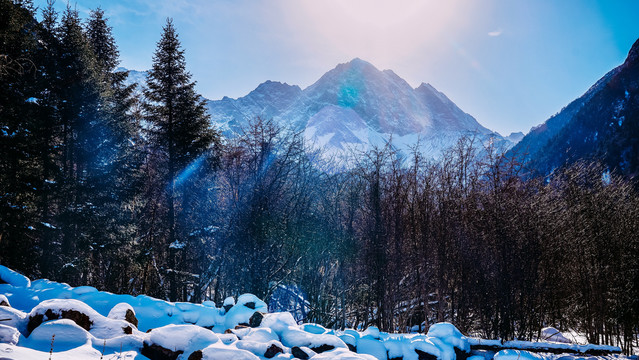 四川阿坝州毕棚沟雪山