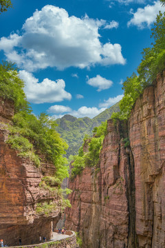 红岩绝壁大峡谷