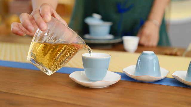 沏茶