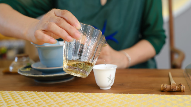 沏茶