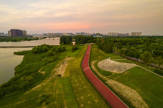 河堤路