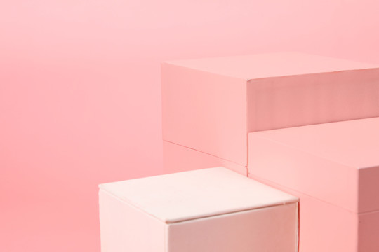 粉色方块卡纸盒子背景