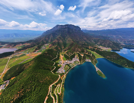 泸沽湖格姆女神山