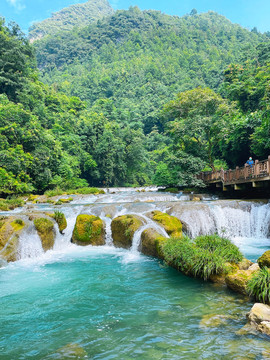 山涧瀑布栈桥